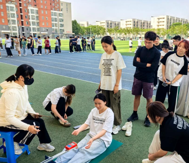 着力缩小城乡区域校际办学距离以教育温度托起民生美好